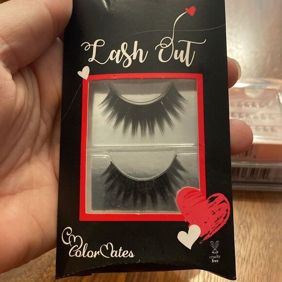 Bundle (4) Eyelash Set New in Package - Picture 4 of 5